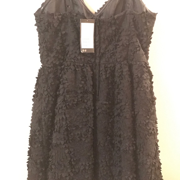 H&M Conscious Black Floral Appliqué Dress - Picture 6 of 8